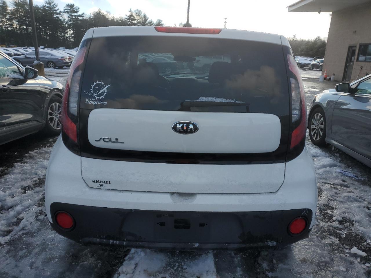 Photo 5 VIN: KNDJN2A21J7566596 - KIA SOUL 