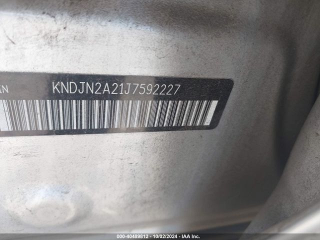 Photo 8 VIN: KNDJN2A21J7592227 - KIA SOUL 