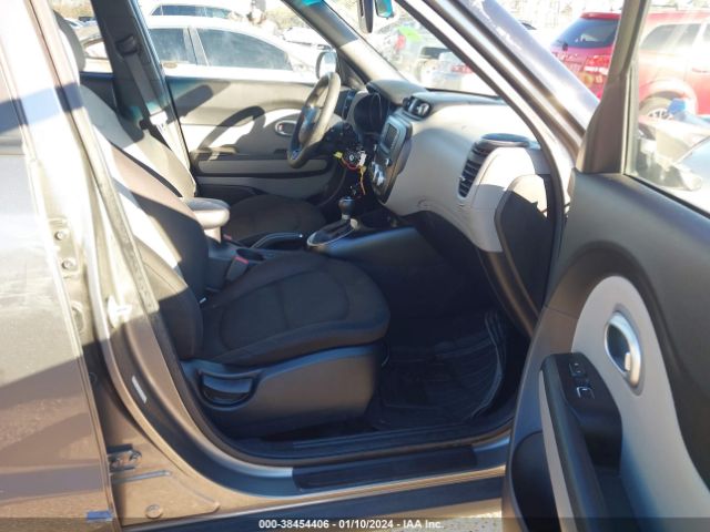 Photo 4 VIN: KNDJN2A21J7594740 - KIA SOUL 