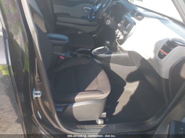 Photo 4 VIN: KNDJN2A21J7598545 - KIA SOUL 