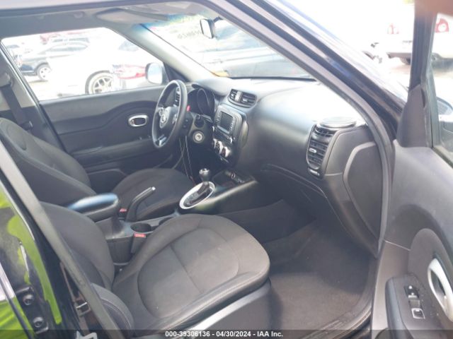 Photo 4 VIN: KNDJN2A21J7903140 - KIA SOUL 