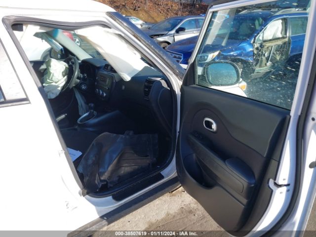 Photo 4 VIN: KNDJN2A22F7168109 - KIA SOUL 