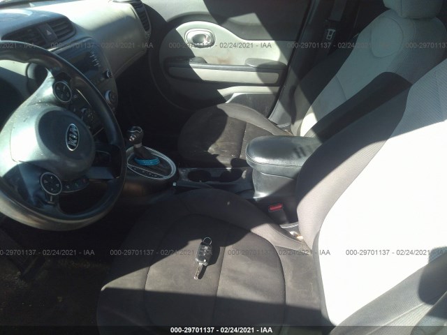 Photo 4 VIN: KNDJN2A22F7189588 - KIA SOUL 