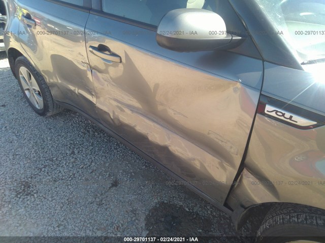 Photo 5 VIN: KNDJN2A22F7189588 - KIA SOUL 