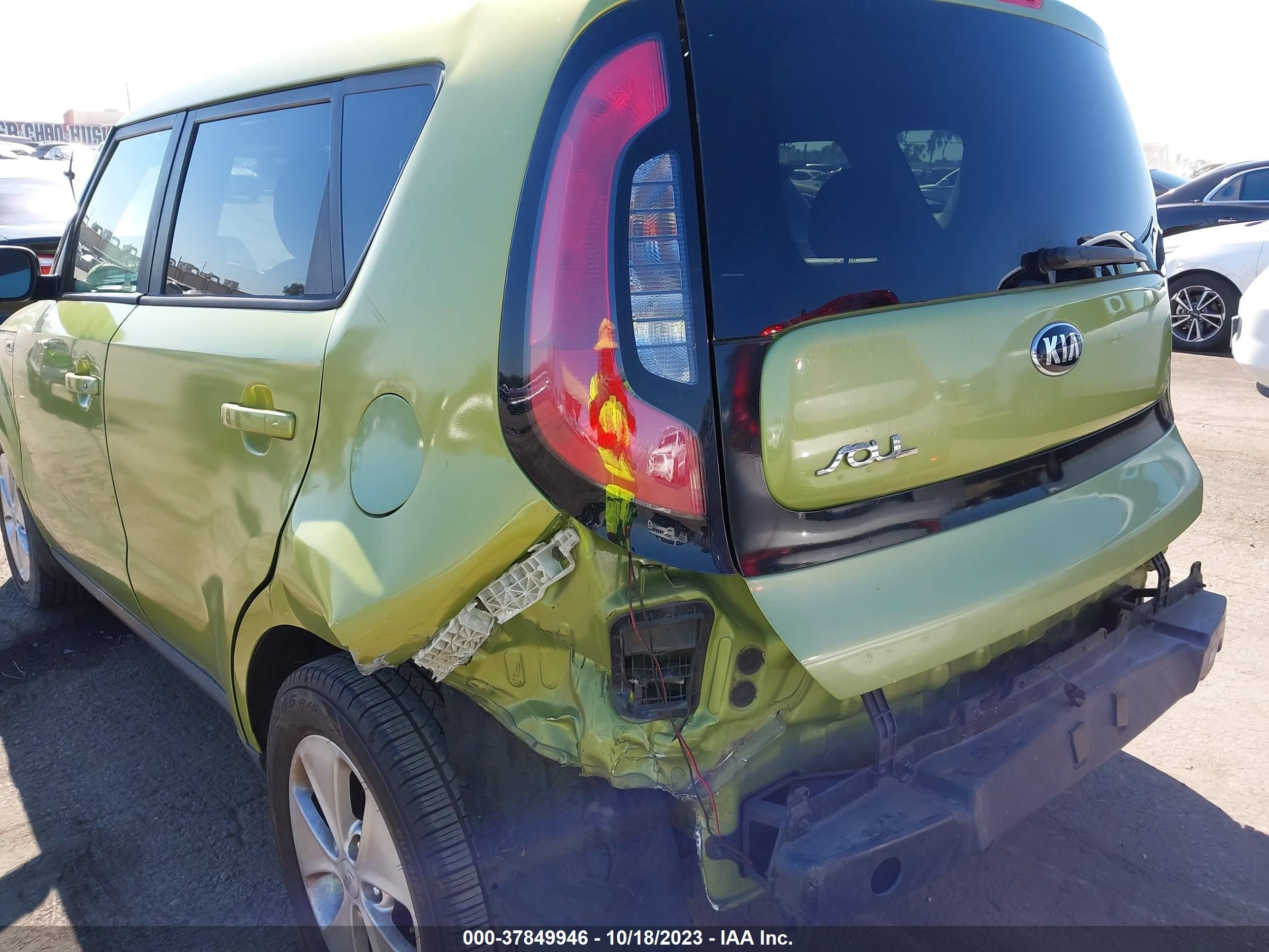 Photo 5 VIN: KNDJN2A22F7800848 - KIA SOUL 