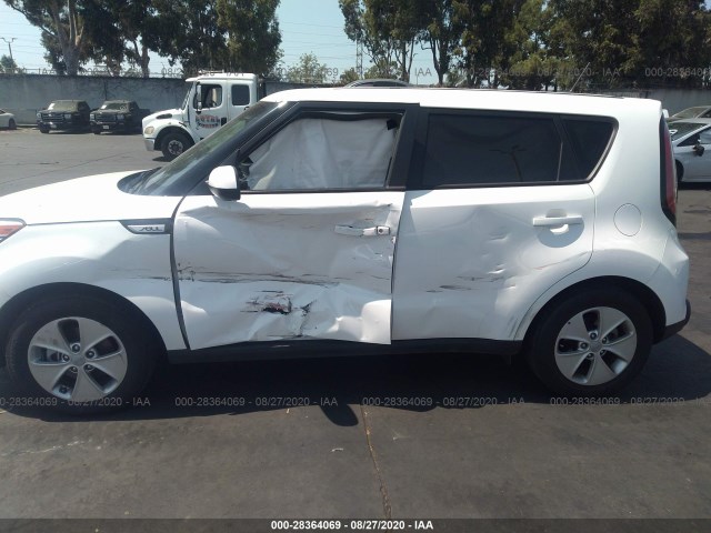 Photo 5 VIN: KNDJN2A22G7388948 - KIA SOUL 