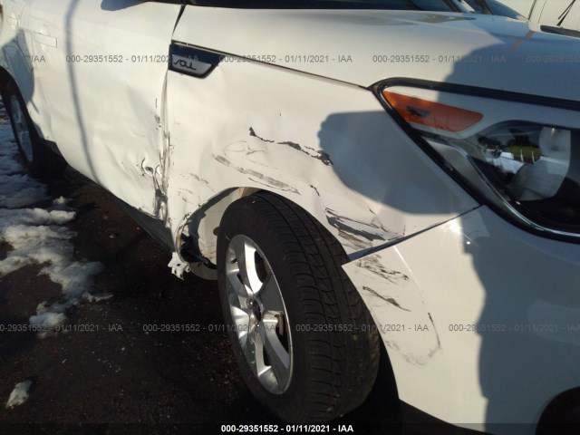 Photo 5 VIN: KNDJN2A22J7566820 - KIA SOUL 