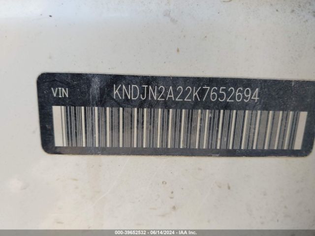 Photo 8 VIN: KNDJN2A22K7652694 - KIA SOUL 