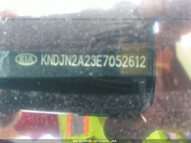 Photo 8 VIN: KNDJN2A23E7052612 - KIA SOUL 