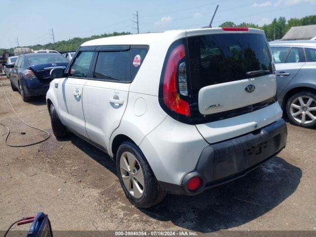 Photo 2 VIN: KNDJN2A23F7182598 - KIA SOUL 