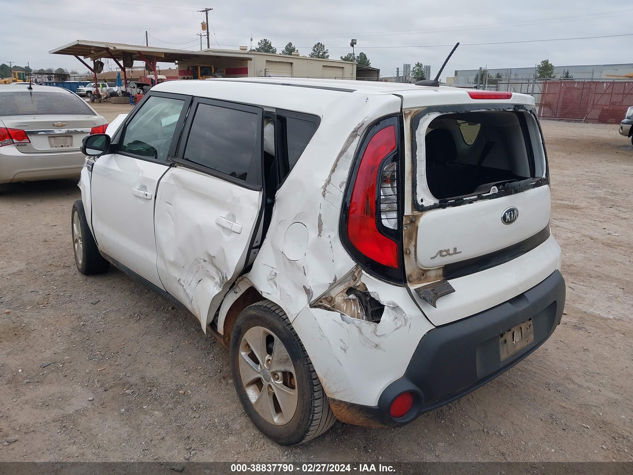 Photo 2 VIN: KNDJN2A23F7210562 - KIA SOUL 