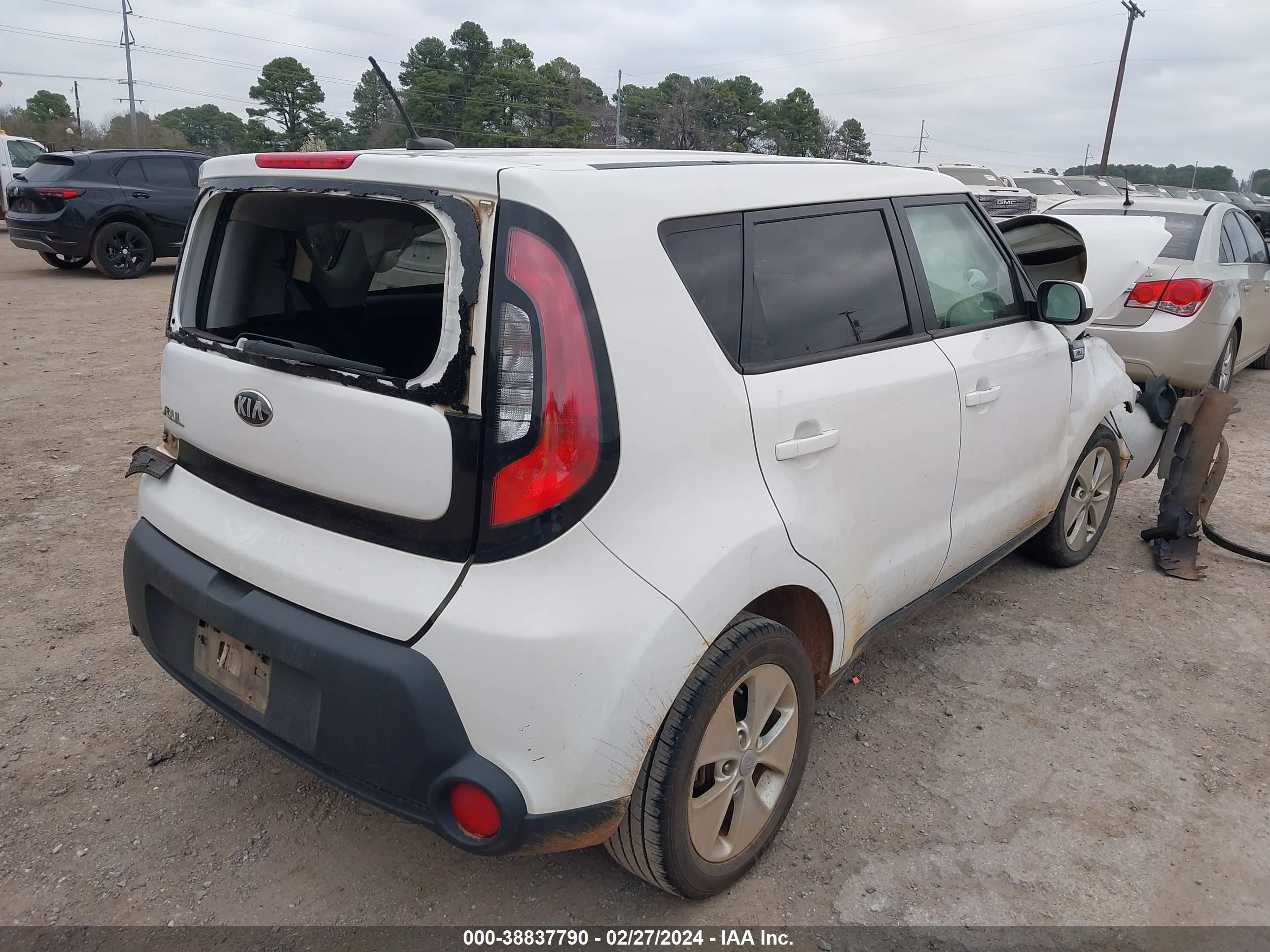 Photo 3 VIN: KNDJN2A23F7210562 - KIA SOUL 