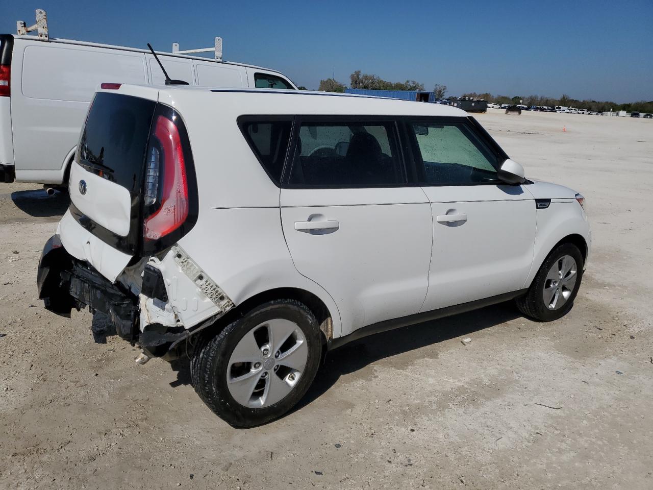 Photo 2 VIN: KNDJN2A23G7383662 - KIA SOUL 