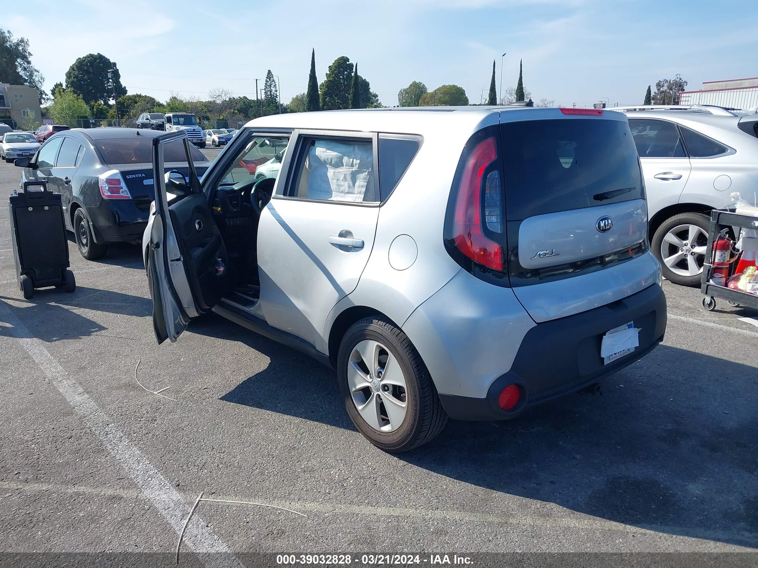 Photo 2 VIN: KNDJN2A23G7874197 - KIA SOUL 