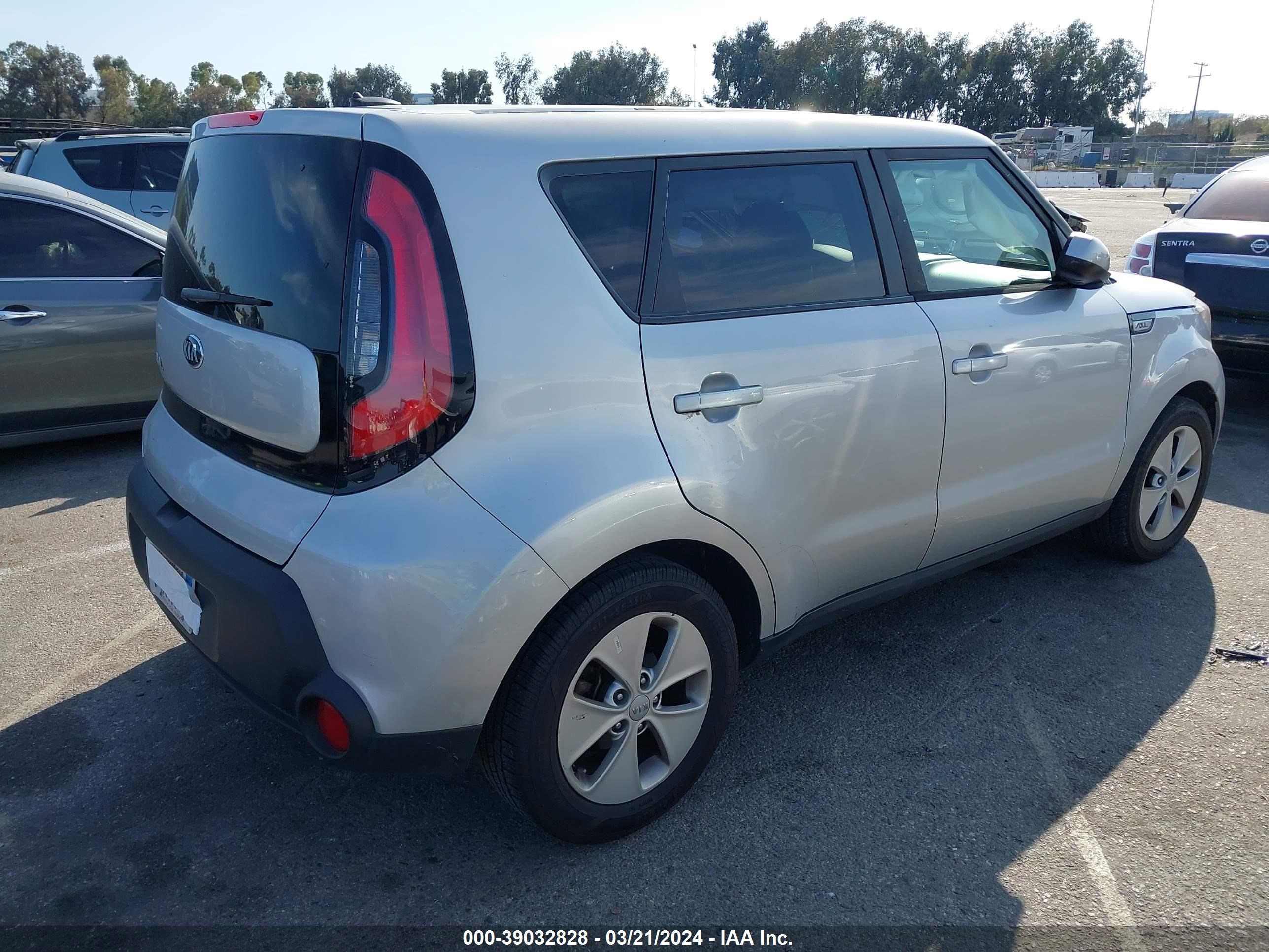 Photo 3 VIN: KNDJN2A23G7874197 - KIA SOUL 