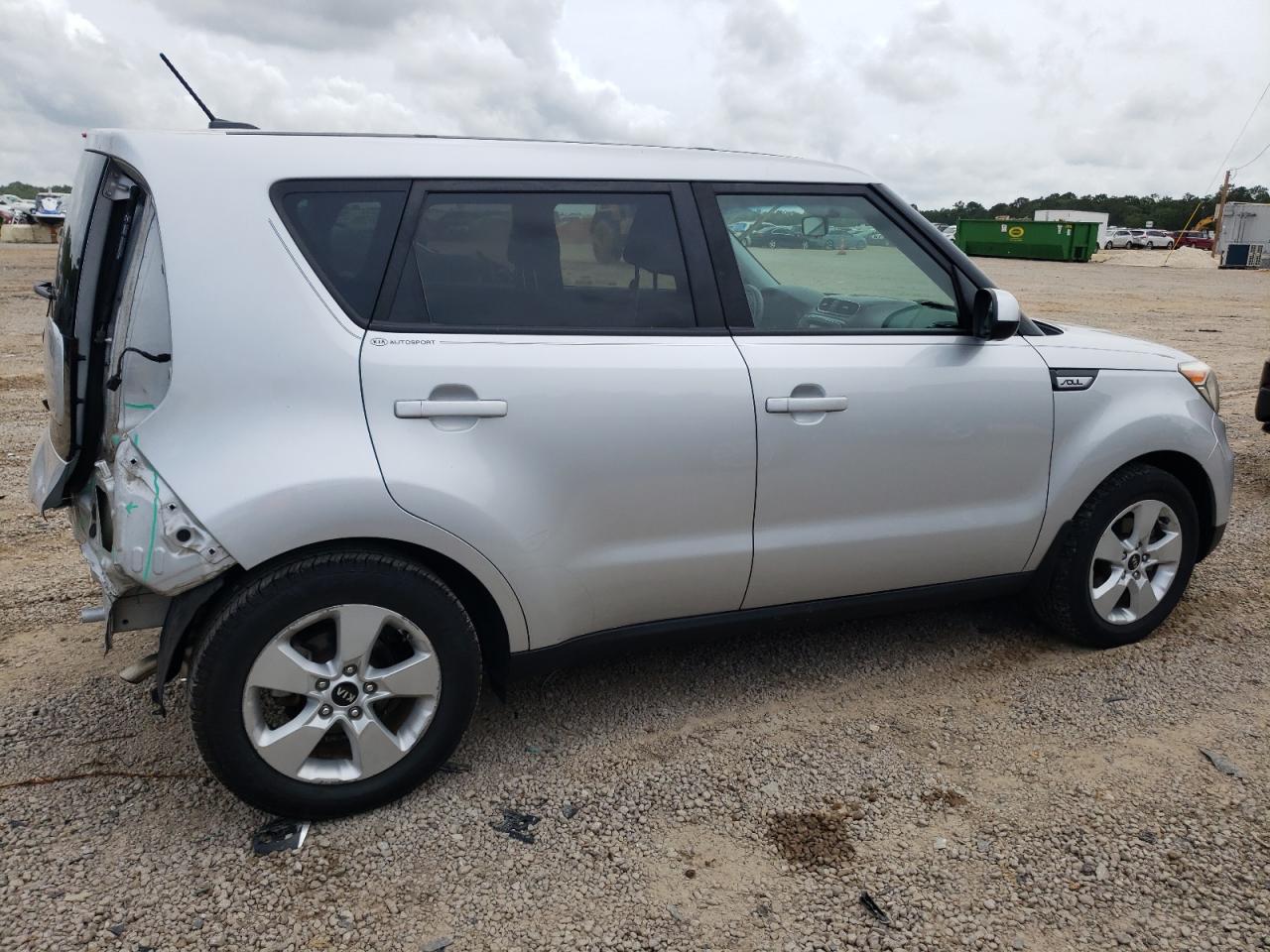 Photo 2 VIN: KNDJN2A23J7570083 - KIA SOUL 