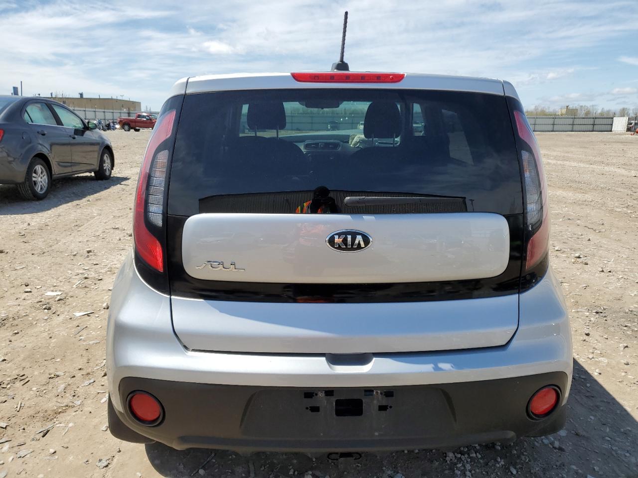 Photo 5 VIN: KNDJN2A23J7583240 - KIA SOUL 