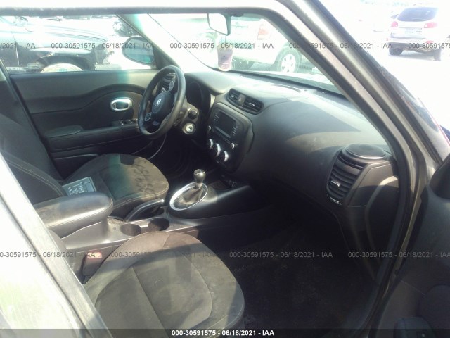 Photo 4 VIN: KNDJN2A23J7589765 - KIA SOUL 