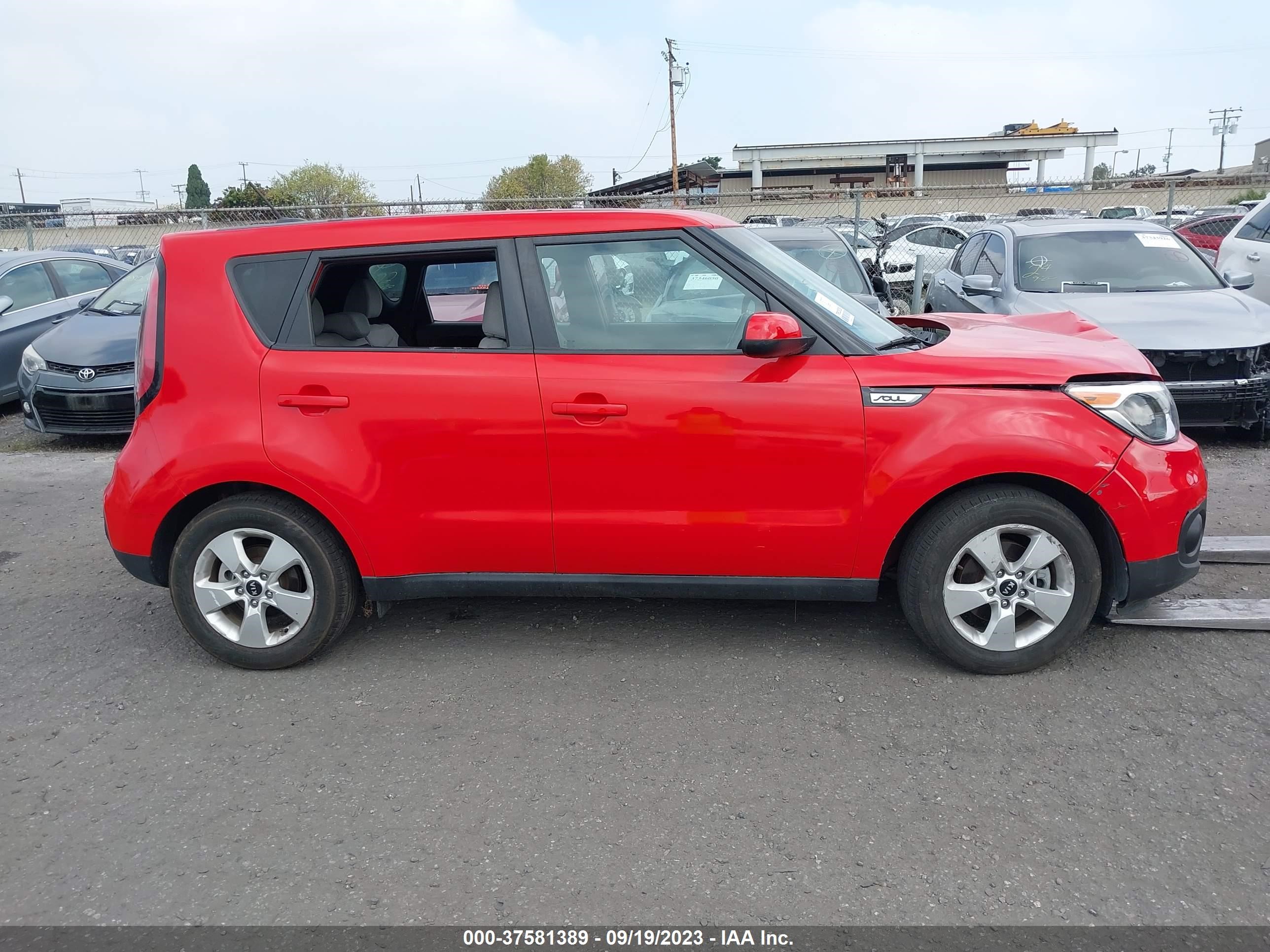 Photo 12 VIN: KNDJN2A23K7681069 - KIA SOUL 