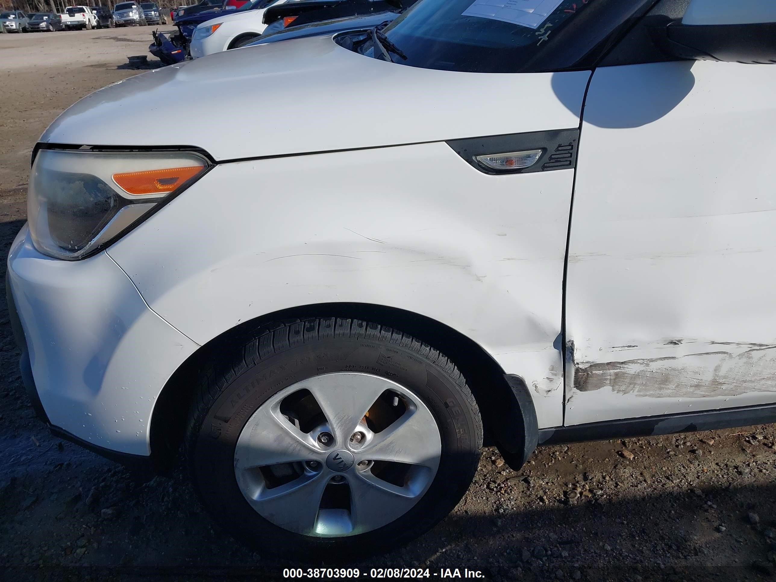 Photo 17 VIN: KNDJN2A24E7025841 - KIA SOUL 