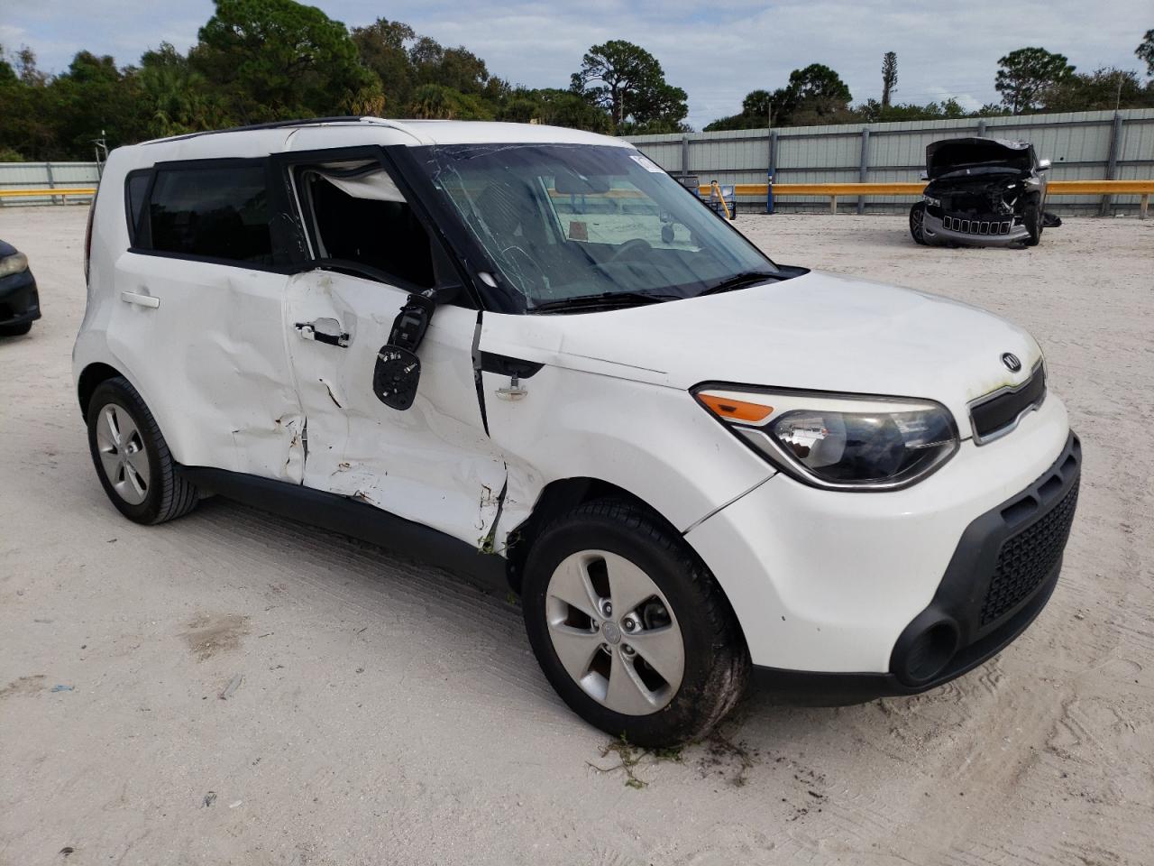 Photo 3 VIN: KNDJN2A24E7081035 - KIA SOUL 