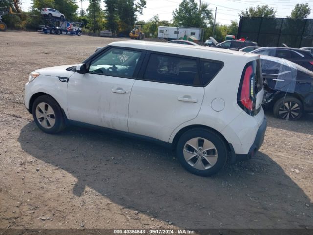 Photo 2 VIN: KNDJN2A24F7167043 - KIA SOUL 