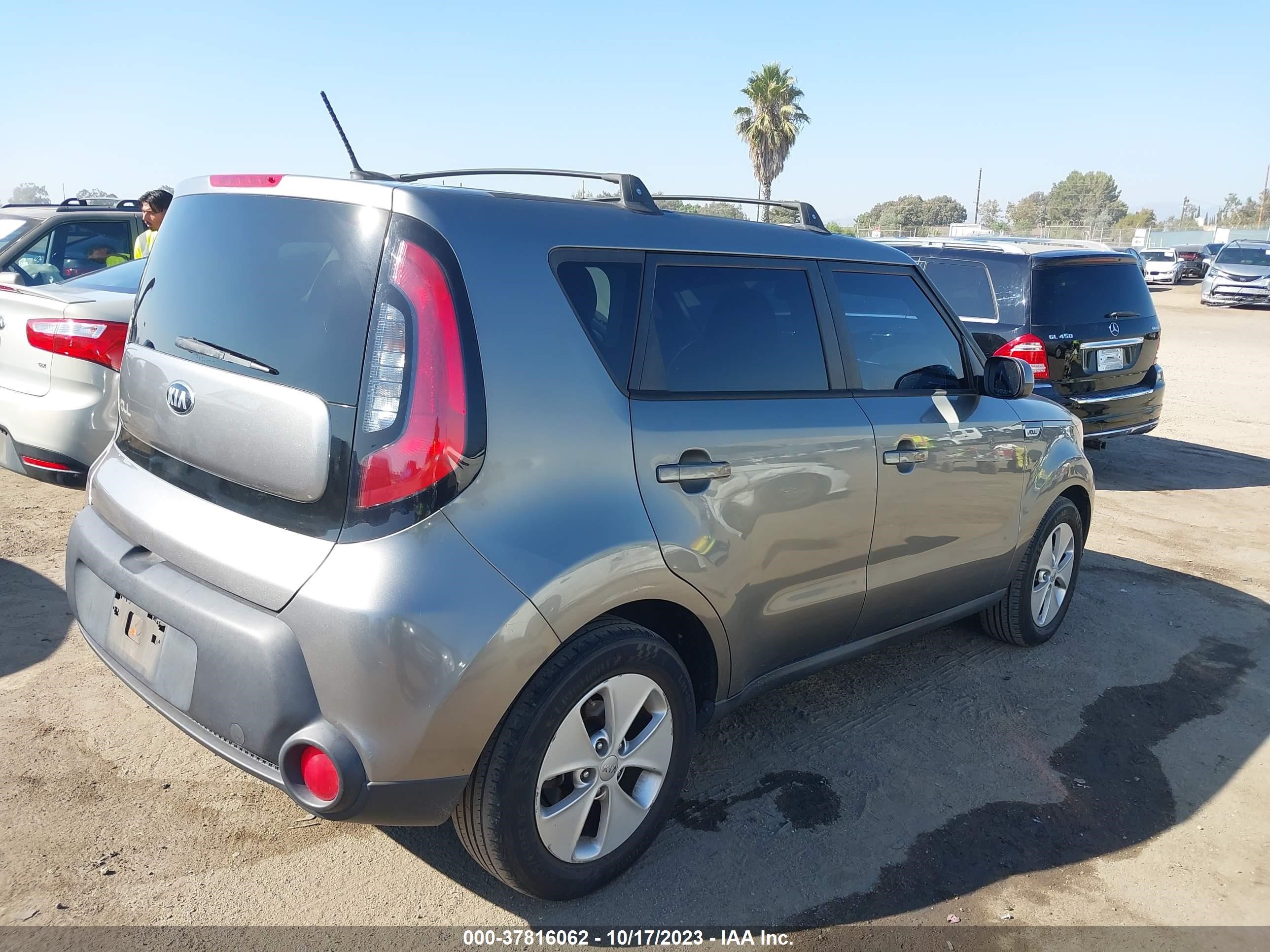 Photo 3 VIN: KNDJN2A24F7206052 - KIA SOUL 