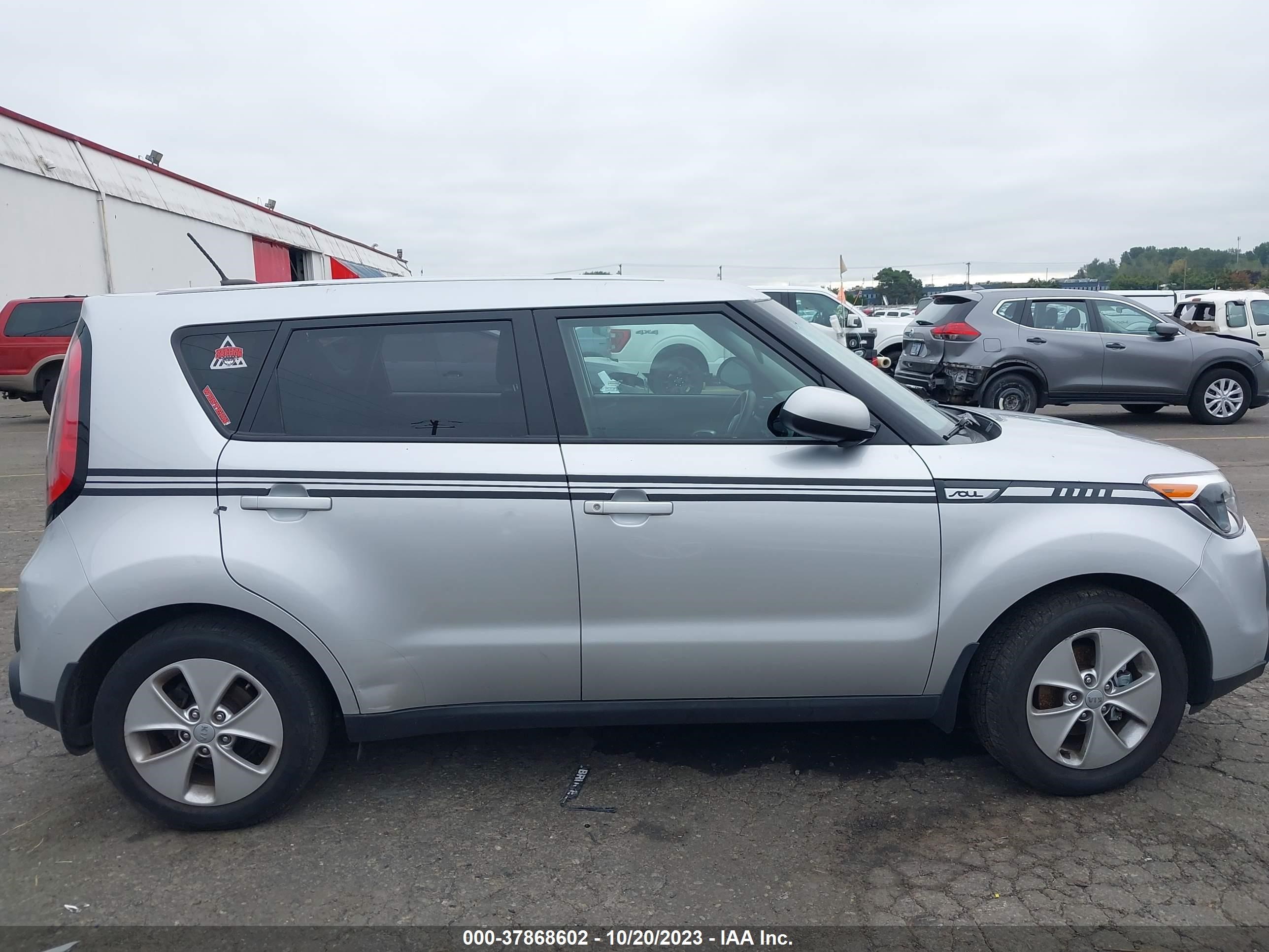 Photo 11 VIN: KNDJN2A24G7864052 - KIA SOUL 