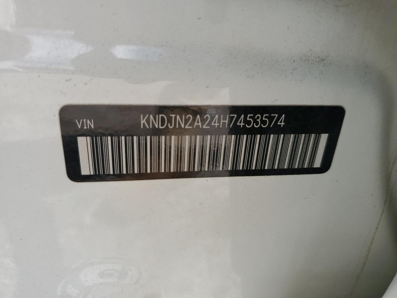 Photo 12 VIN: KNDJN2A24H7453574 - KIA SOUL 