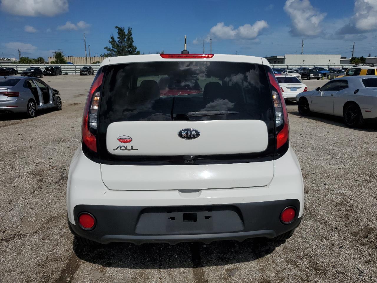 Photo 5 VIN: KNDJN2A24H7453574 - KIA SOUL 