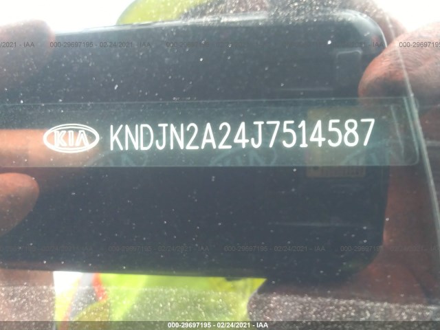 Photo 8 VIN: KNDJN2A24J7514587 - KIA SOUL 