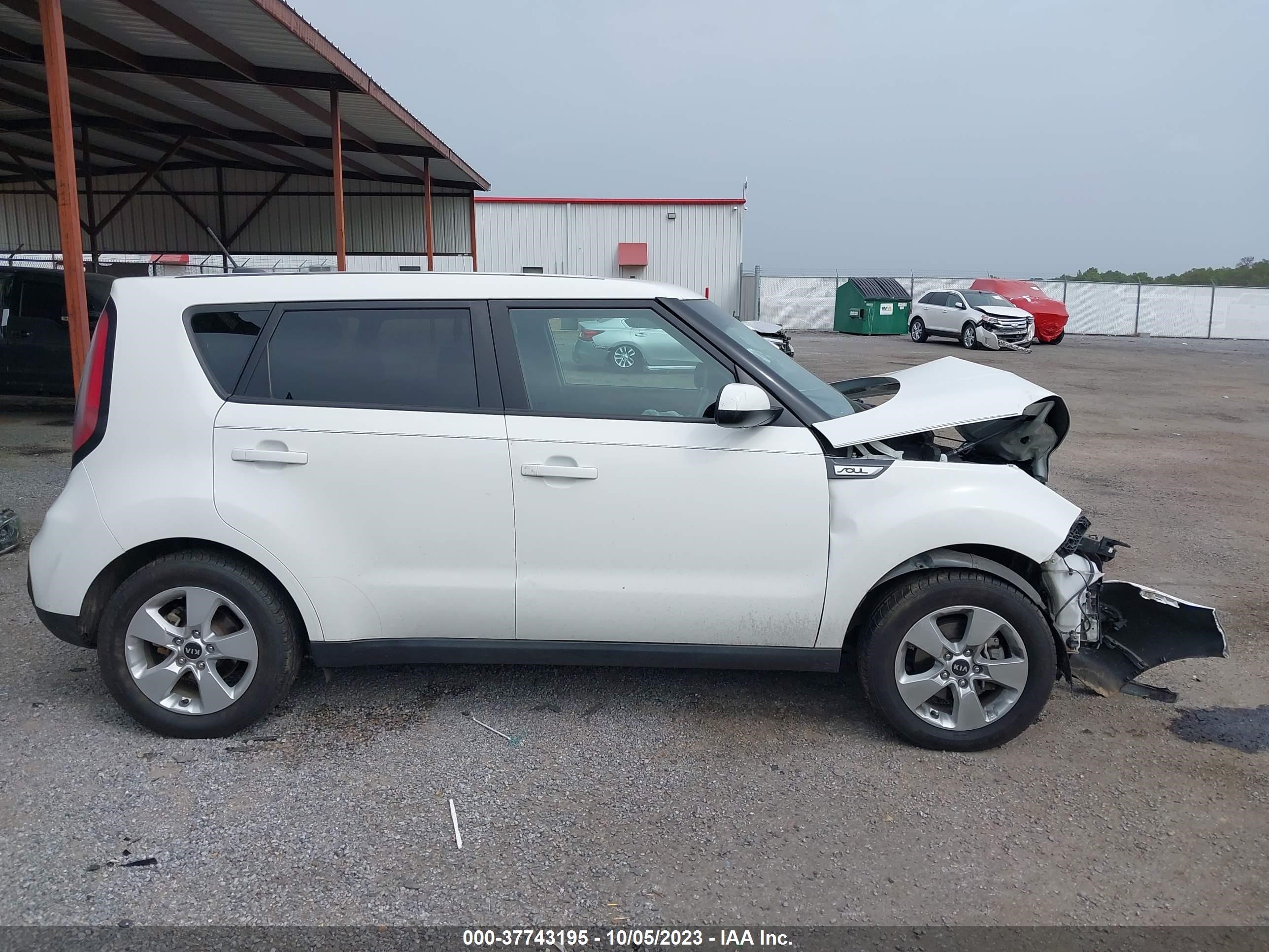 Photo 12 VIN: KNDJN2A24J7547606 - KIA SOUL 