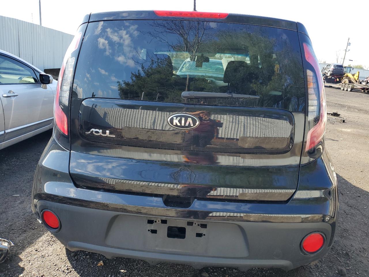 Photo 5 VIN: KNDJN2A24J7572103 - KIA SOUL 