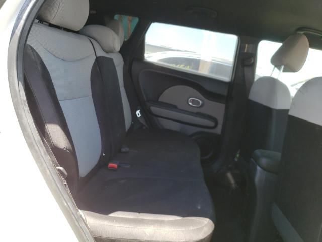 Photo 5 VIN: KNDJN2A24J7611658 - KIA SOUL 