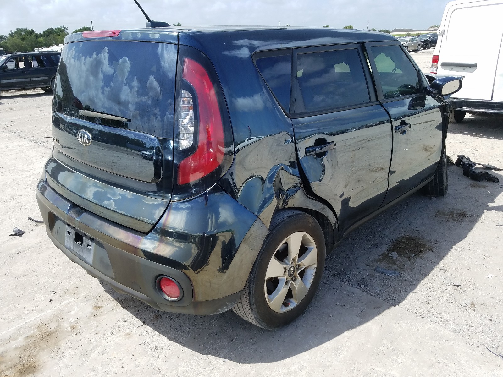 Photo 3 VIN: KNDJN2A24J7903522 - KIA SOUL 