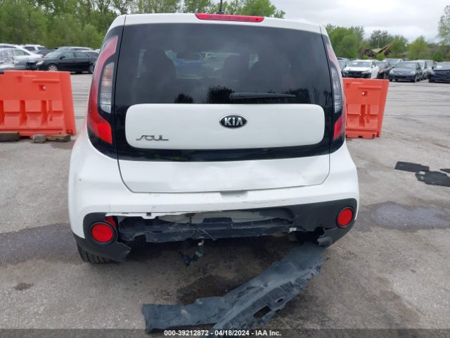 Photo 5 VIN: KNDJN2A24J7905769 - KIA SOUL 