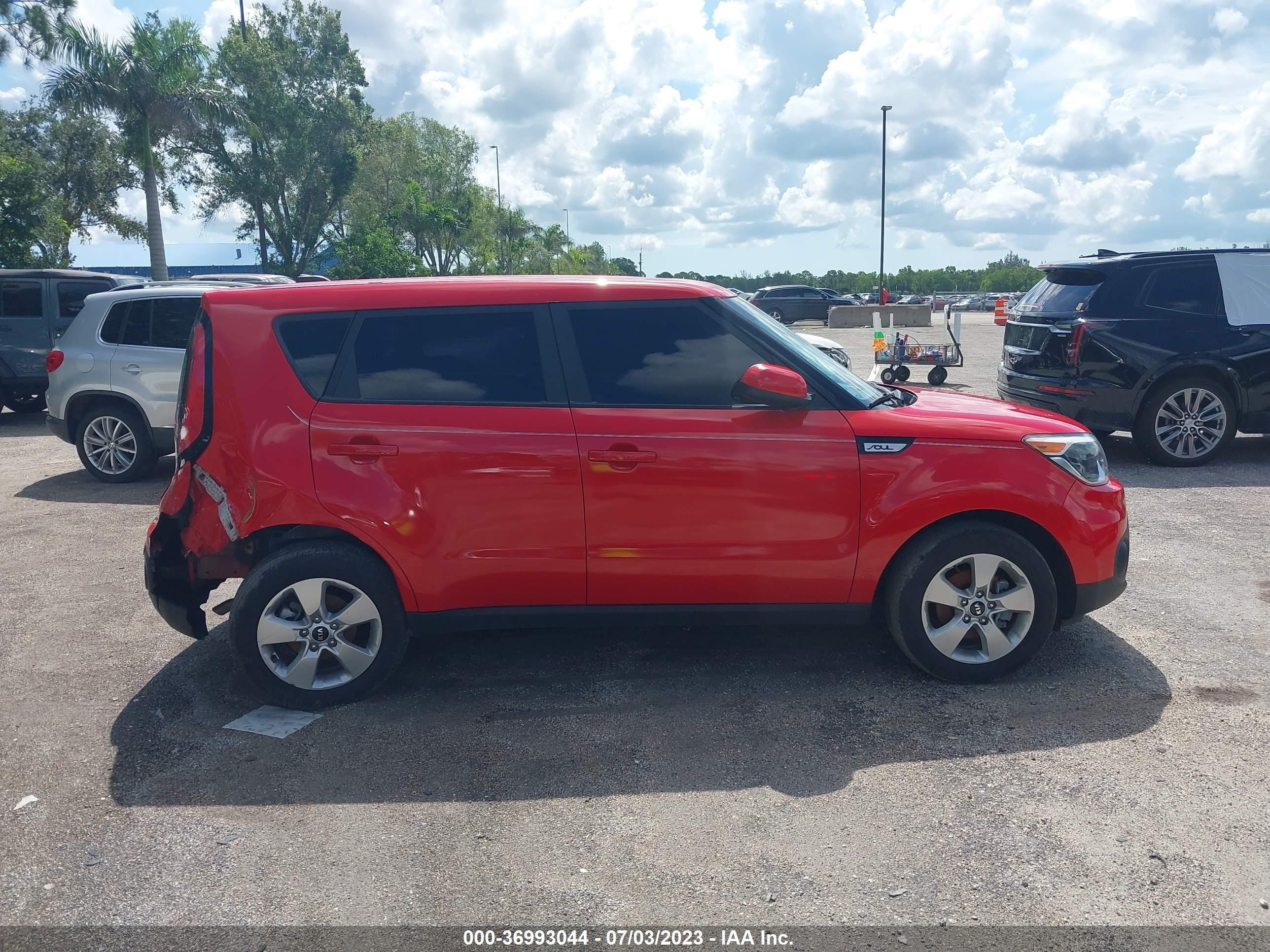 Photo 12 VIN: KNDJN2A24K7013734 - KIA SOUL 