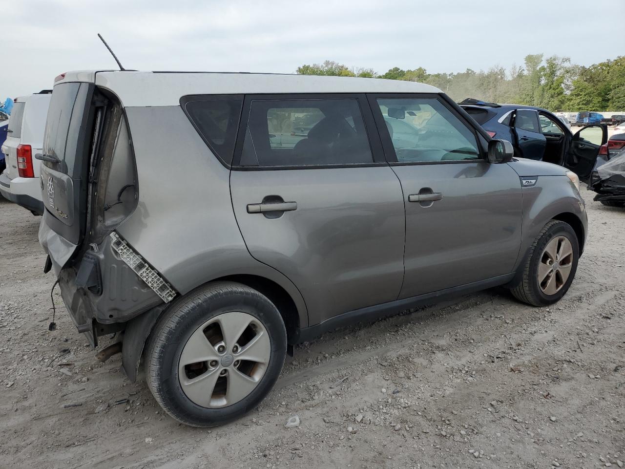 Photo 2 VIN: KNDJN2A25F7189374 - KIA SOUL 