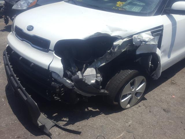 Photo 8 VIN: KNDJN2A25G7320708 - KIA SOUL 