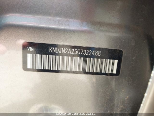 Photo 8 VIN: KNDJN2A25G7322488 - KIA SOUL 