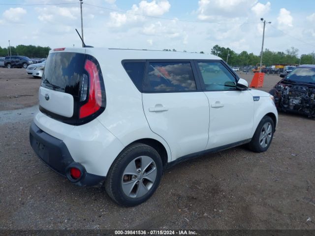 Photo 3 VIN: KNDJN2A25G7325648 - KIA SOUL 