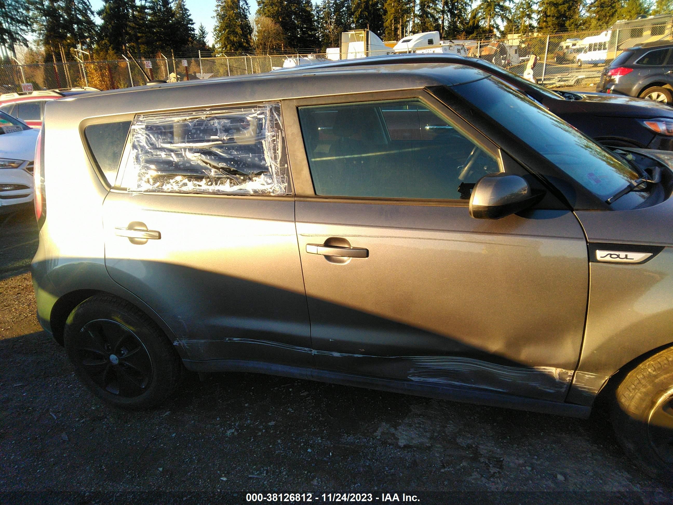 Photo 12 VIN: KNDJN2A25G7380066 - KIA SOUL 