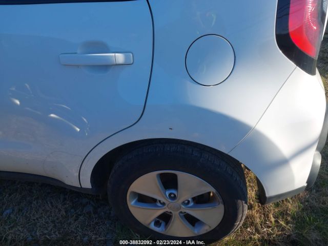 Photo 5 VIN: KNDJN2A25G7402468 - KIA SOUL 