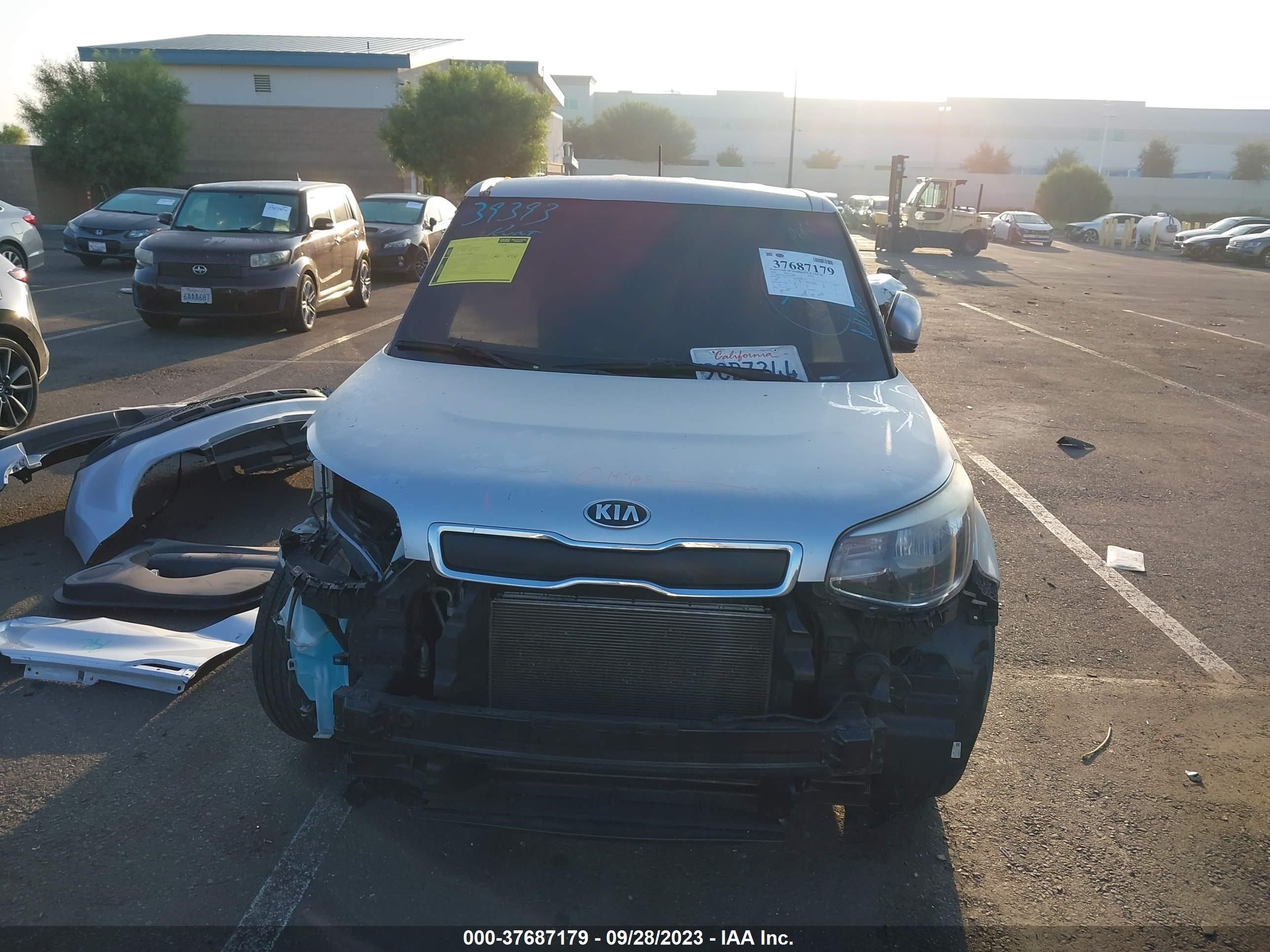 Photo 12 VIN: KNDJN2A25G7821615 - KIA SOUL 