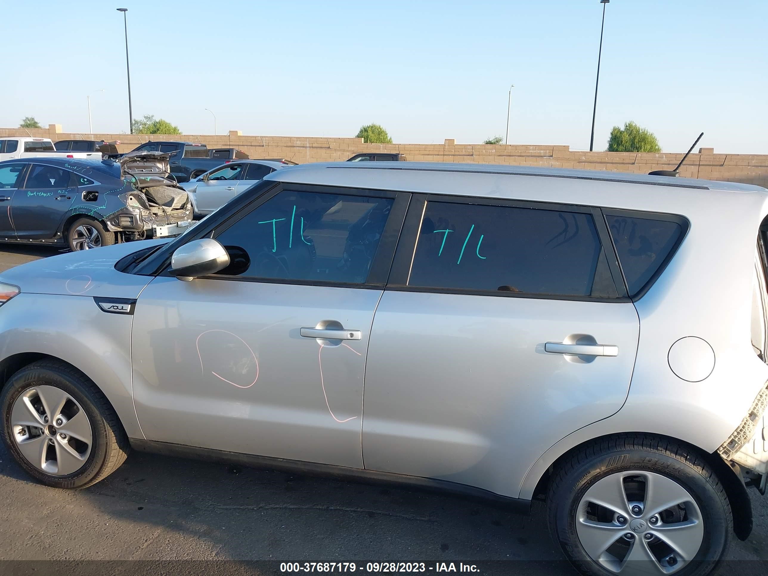 Photo 14 VIN: KNDJN2A25G7821615 - KIA SOUL 