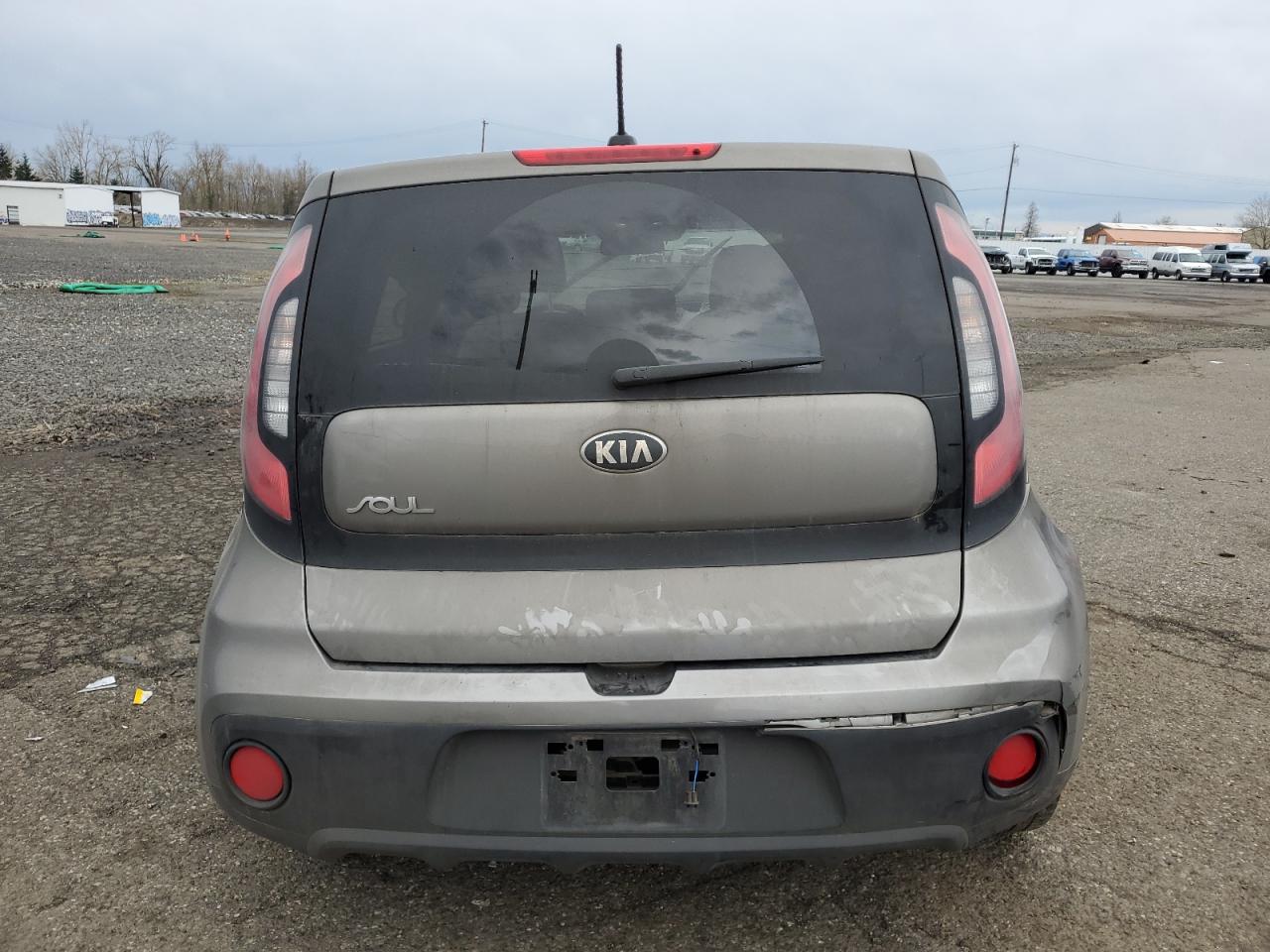 Photo 5 VIN: KNDJN2A25H7483361 - KIA SOUL 