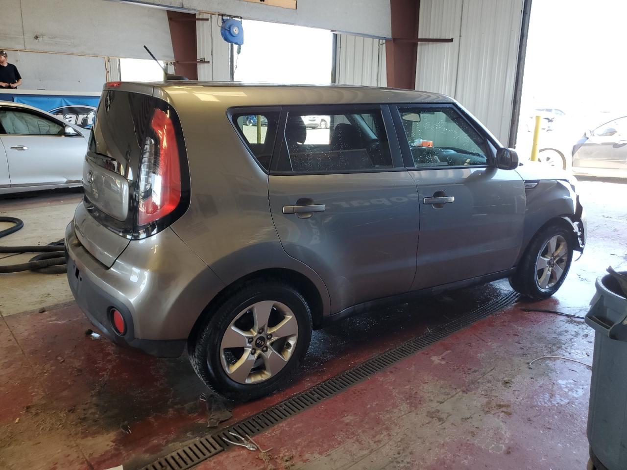 Photo 2 VIN: KNDJN2A25J7521953 - KIA SOUL 