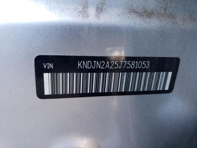 Photo 11 VIN: KNDJN2A25J7581053 - KIA SOUL 