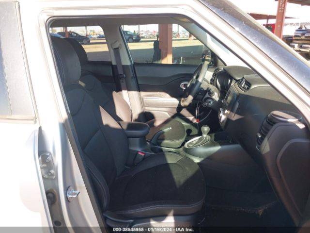 Photo 4 VIN: KNDJN2A25J7596152 - KIA SOUL 