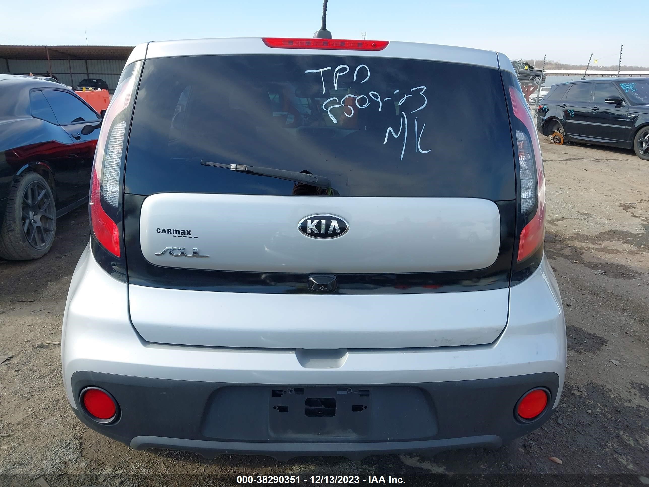 Photo 14 VIN: KNDJN2A25J7597785 - KIA SOUL 